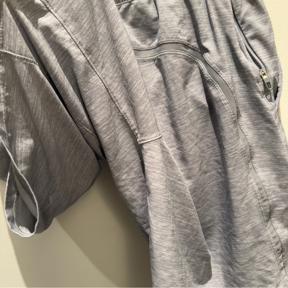 Lululemon Pace Maker Light Gray Lined Mens Athletic Shorts Size XL - Picture 7 of 9